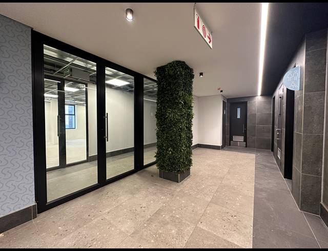 285M² OFFICE TO LET IN GLENADRIENNE